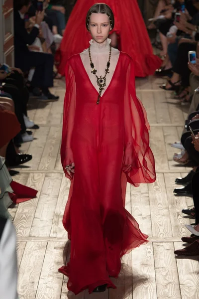 Look 60